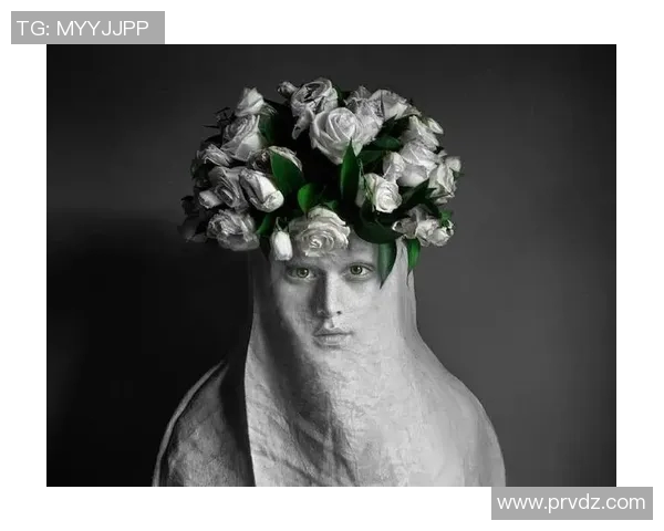 米林科维奇再现传世设计风格，以超现实主义引领时尚潮流